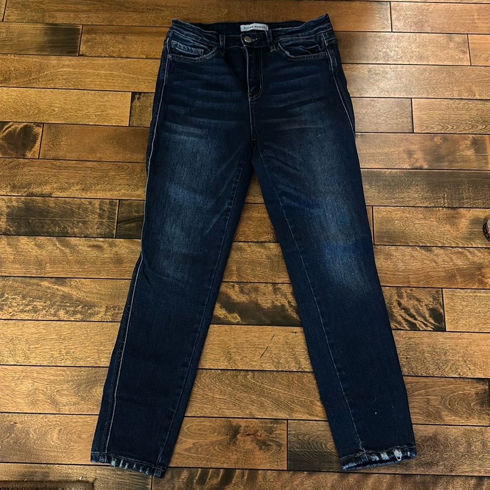 Minor Distressing Skinny Jean